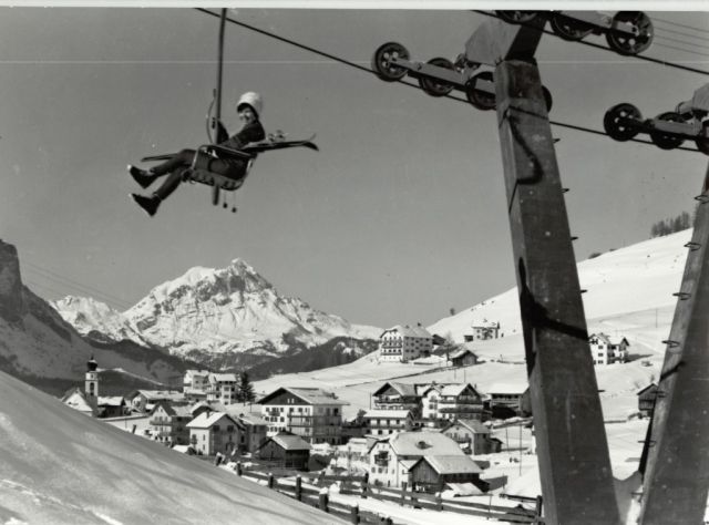 Image: The first Ski School